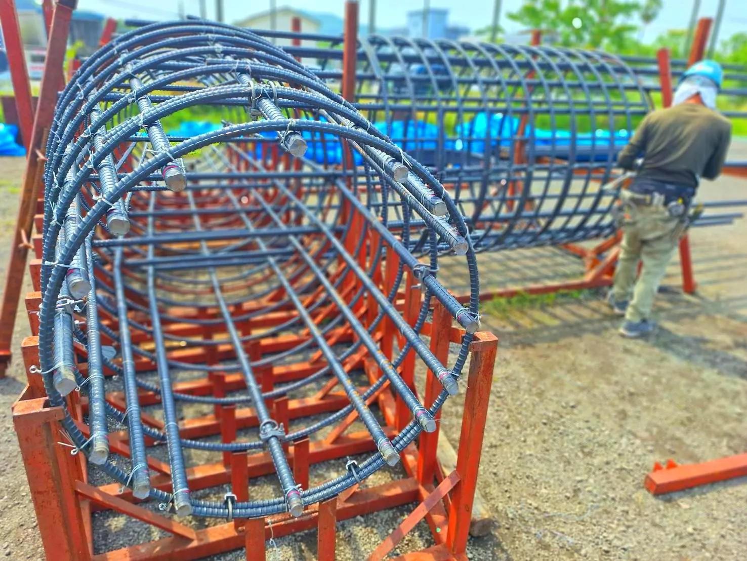 消波ブロック、組み立て中！