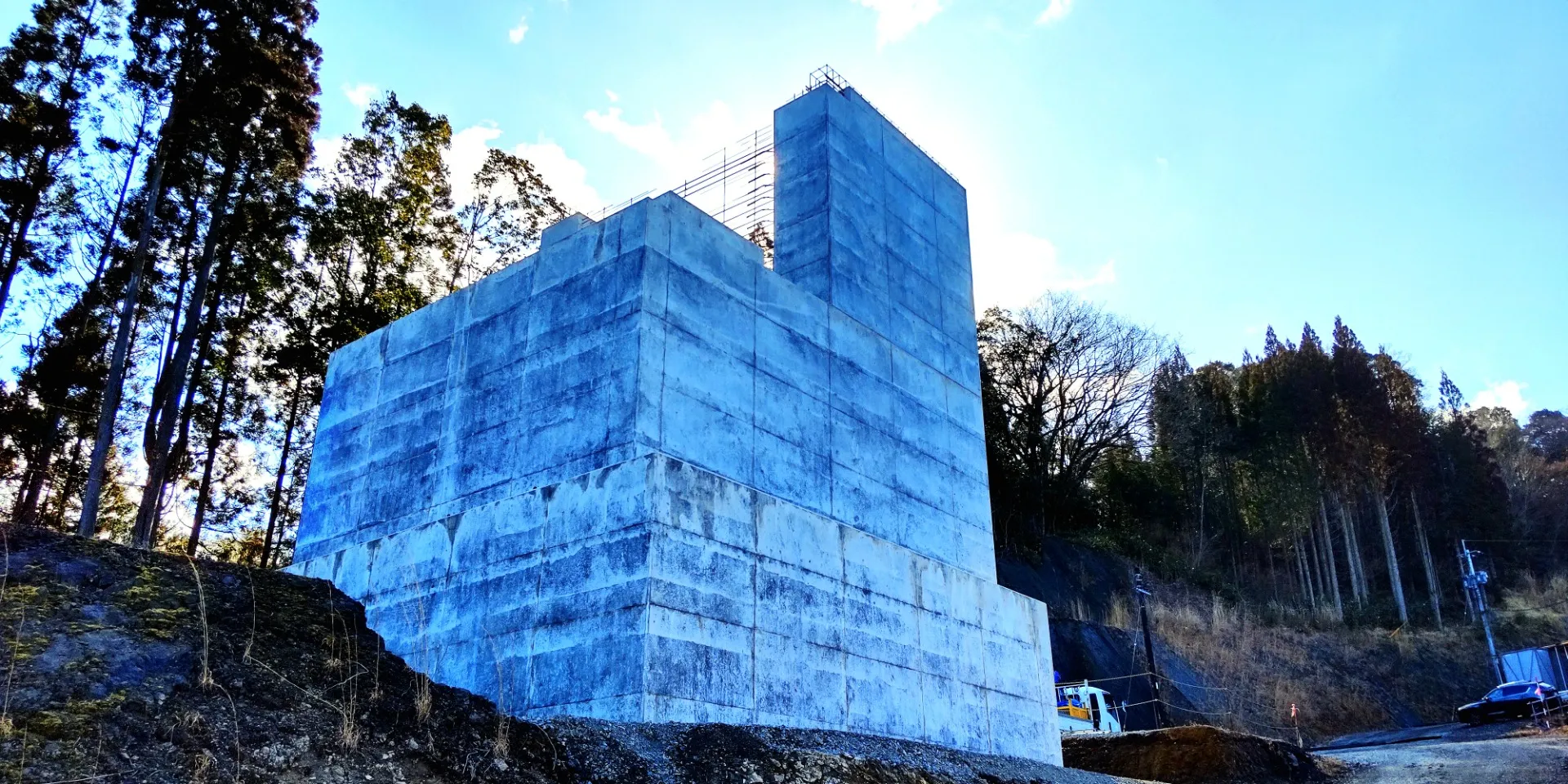 橋を建設中！橋脚完成